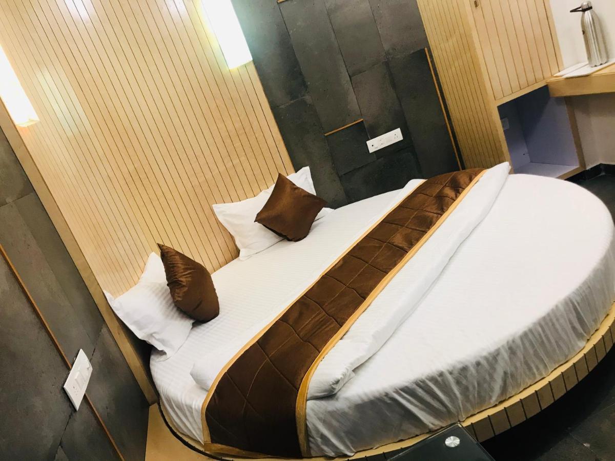 Hotel Blue Berry Gandhinagar Luaran gambar