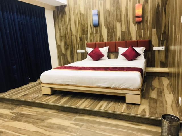 Hotel Blue Berry Gandhinagar Luaran gambar